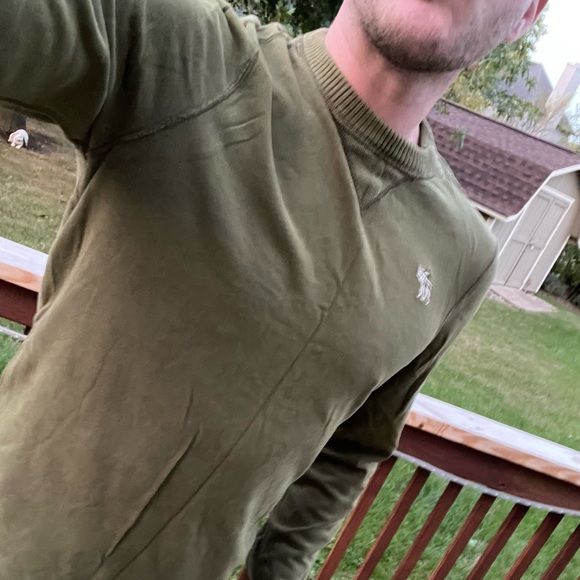 Almost new olive green long-sleeve A&F tee - Picture 1 of 4